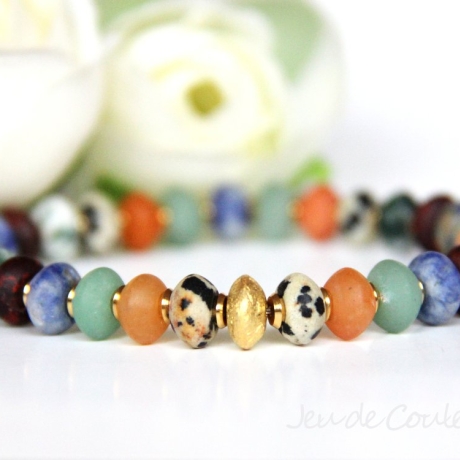 buntes Edelstein-Armband (elastisch) mit vergoldeten Elementen