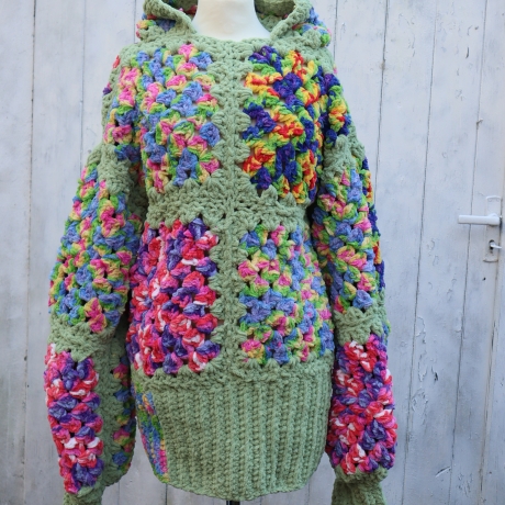 Pullover gehäkelt mit Kapuze Sweater Tunika Granny Muster weich