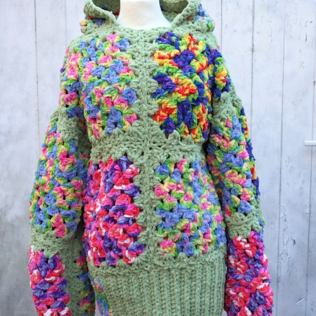 Pullover gehäkelt mit Kapuze Sweater Tunika Granny Muster weich