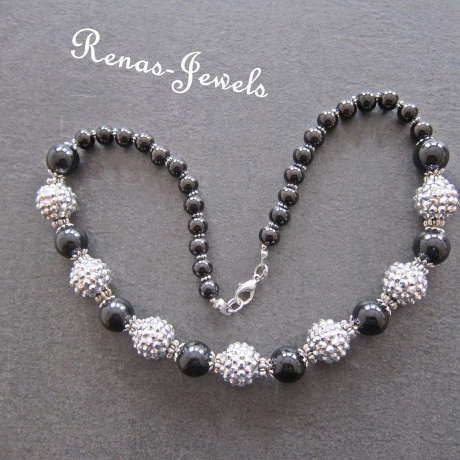 Statement Kette kurz schwarz silberfarbig Shamballa Perlen