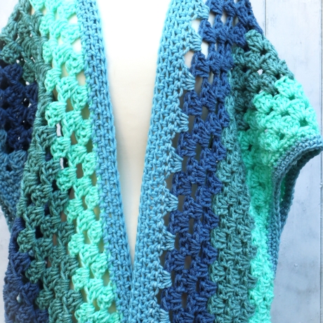 Weste gehäkelt lang große Größe Überwurf Jacke Chasuble bunt