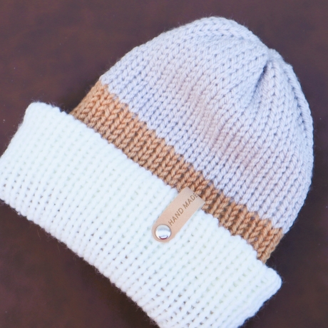 Mütze gestrickt mit Bommel bunt  Beanie Häkelmütze Streifen