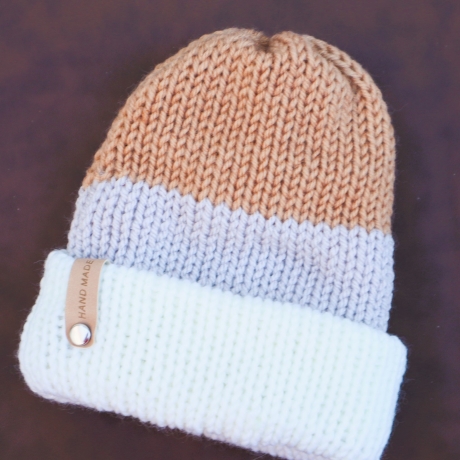 Mütze gestrickt mit Bommel bunt  Beanie Häkelmütze Streifen