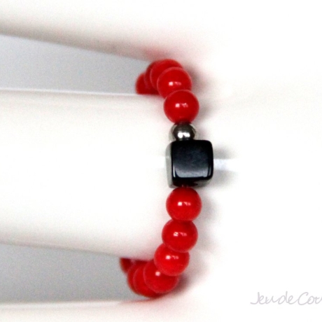 Korallen-Kugelring (elastisch) in Rot mit Onyx und Edelstahl-Kuge