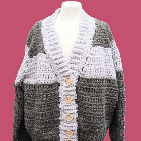 Strickjacke Cardigan gehäkelt imTweedlook warme Jacke Strickmode