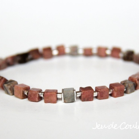 Rhodonit-Würfel-Armband (elastisch) in Rosa- und Graunuancen