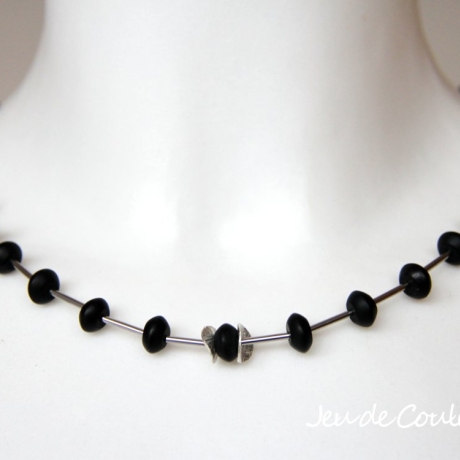 schwarze Onyx-Halskette mit Edelstahl-Röhrchen u. Silber-Scheiben