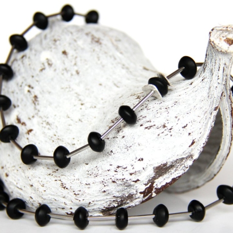 schwarze Onyx-Halskette mit Edelstahl-Röhrchen u. Silber-Scheiben