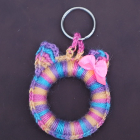 Schlüsselanhänger Katze Taschenbaumler Katzenkopf Handarbeit bunt