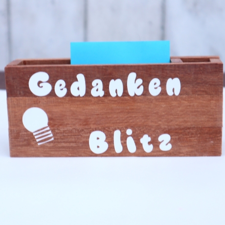 Notizzettelhalter mit graviertem Kuli Geschenk Idee Holz Spruch