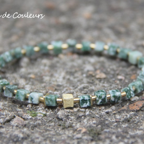 Baumachat-Würfel-Armband (eleastisch) in Grün und Weiß marmoriert