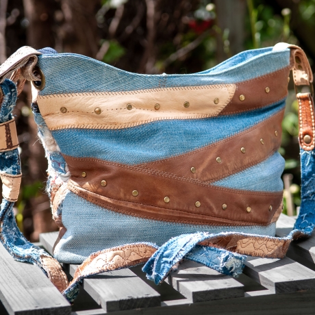 Künstlertasche - UPCYCLING Jeans-Leder-Tasche, Jeanspatchwork
