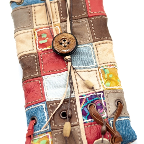 UPCYCLING Handytasche aus Leder, Jeans und Stoff im Hippie-Stil