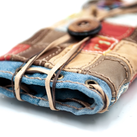 UPCYCLING Handytasche aus Leder, Jeans und Stoff im Hippie-Stil