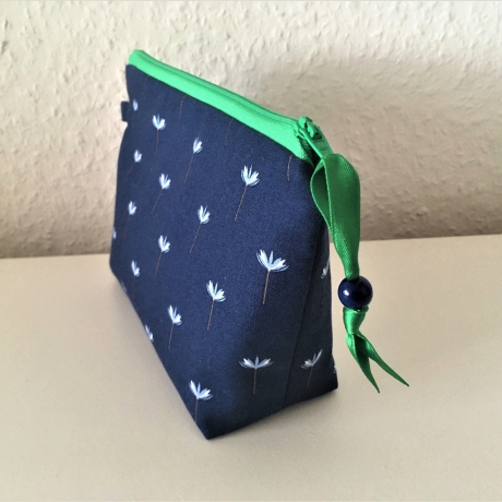 Kosmetiktasche dunkelblau grün kleine Blüten