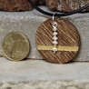 Kettenanhänger aus Holz alte Eiche mit Blattgold und Silbercharm