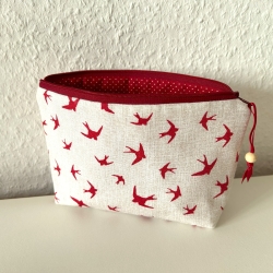 Kosmetiktasche Schminktasche weinrote Schwalben