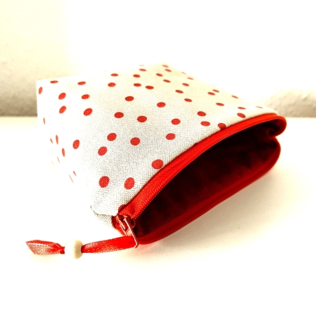 Kosmetiktasche Schminktasche beige rote Punkte