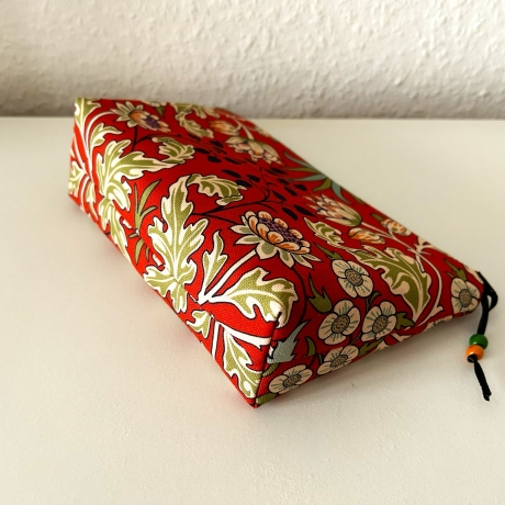 Kosmetiktasche Schminktasche Blumen rostrot schwarz 