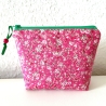 Kleine Kosmetiktasche Pink mit Rosenmuster und grün kombiniert