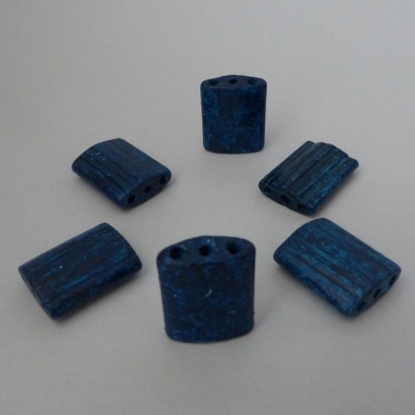 6 Keramikperlen rechteckig, strukturiert, blau, 3 Bohrungen