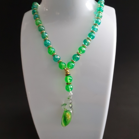 Kette mit Muschel-Anhänger in Grün Muschelkette Perlenkette 43 cm