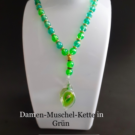 Kette mit Muschel-Anhänger in Grün Muschelkette Perlenkette 43 cm