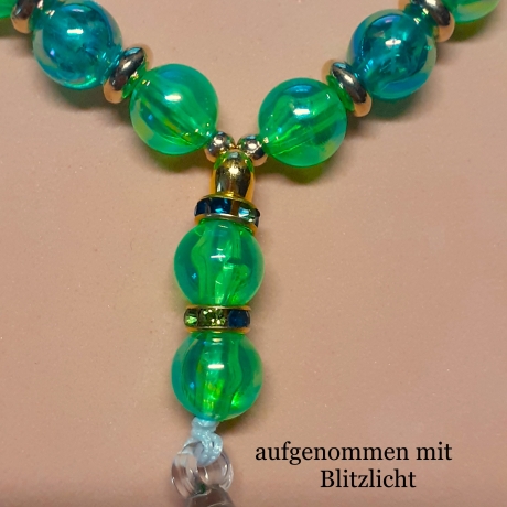 Kette mit Muschel-Anhänger in Grün Muschelkette Perlenkette 43 cm