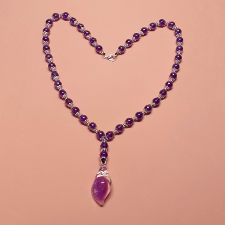 Kette mit Muschel-Anhänger in Lila Muschelkette Perlenkette 50 cm