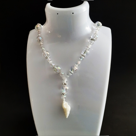 Kette mit Muschel-Anhänger in Weiß Muschelkette Perlenkette 42 cm