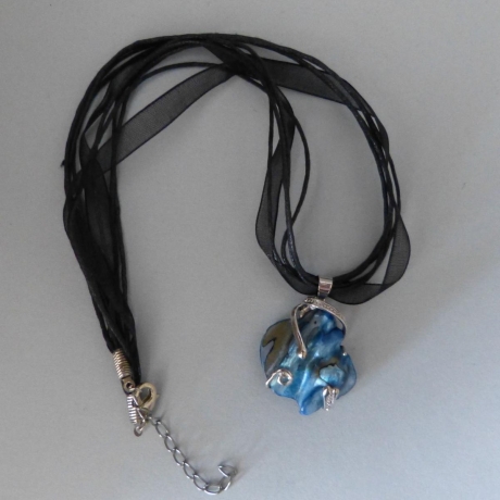 Halskette mit Perlmuttanhänger, blau silber, 40 + 4 cm