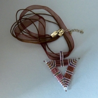 Halskette mit Anhänger aus Glasperlen, kupfer, 40 cm