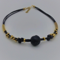 Halskette aus Keramikperlen, schwarz gold, 42+4cm, Keramikkette