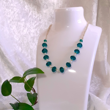 Kette Halskette Smaragd-Grüne Perlen Damenkette Schmuck Glasperle