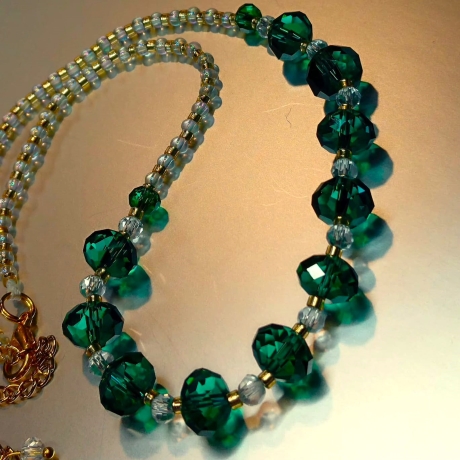 Kette Halskette Smaragd-Grüne Perlen Damenkette Schmuck Glasperle