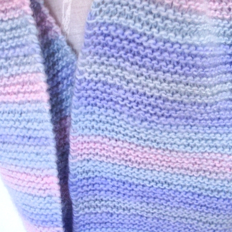 Kinderschlauchschal Carrie Pastelltöne handgestrickt