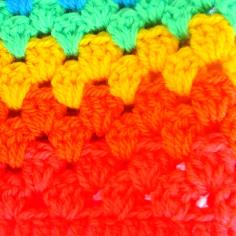 Kinderschlauchschal Loopschal REGENBOGEN handgehäkelt