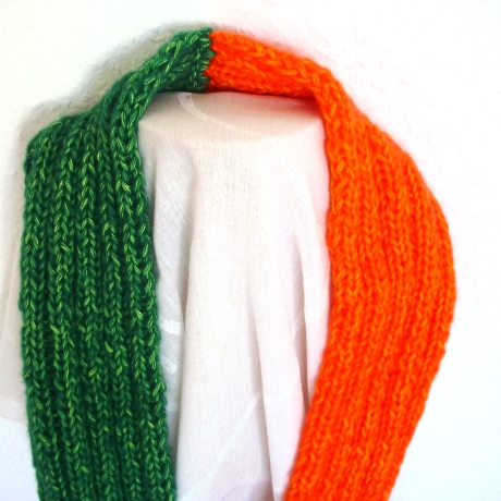 Kinderschlauchschal Kinderloop Orange & Grün handgestrickt