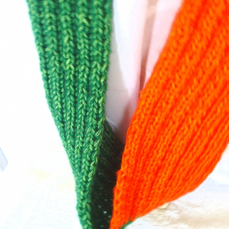 Kinderschlauchschal Kinderloop Orange & Grün handgestrickt