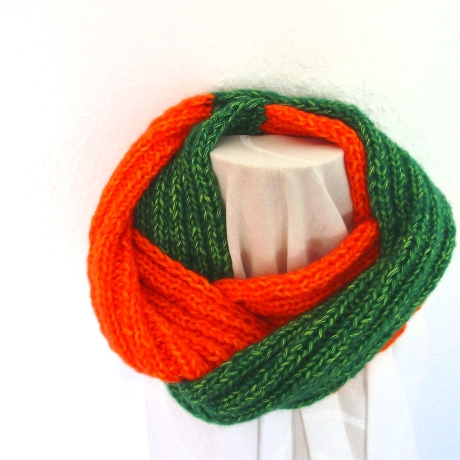Kinderschlauchschal Kinderloop Orange & Grün handgestrickt