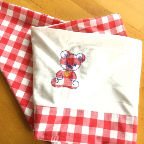 Vintage 70er Kinderbettwäsche Rot-Weiß-Caro mit Applikationen 