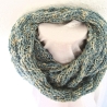 Kinderschlauchschal in eisblau-beige-color handgestrickt