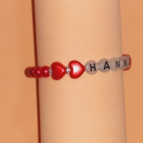 Kinder-Armband Kinder-Schmuck Wunschname Herzen in Rot Armreifen