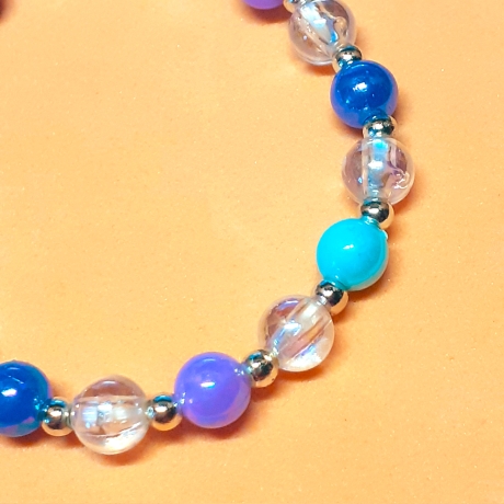 Kinder-Armband Schmuck, elastisch, Perlen gefädelt Blau-Bunt