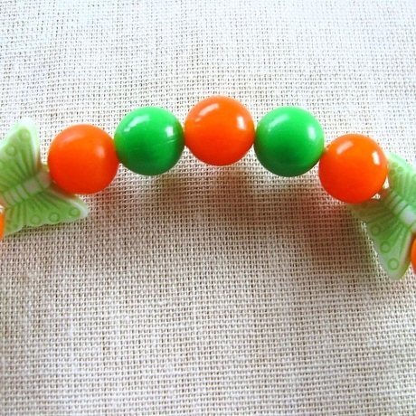 Kinderarmband Green Butterfly handgefädelt von Hobbyhaus