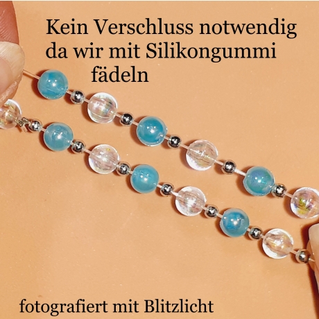 Kinder-Armband Schmuck, elastisch, Perlen gefädelt Hellblau
