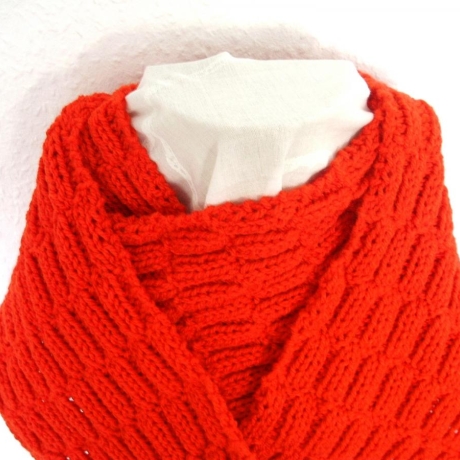 Kinderschal in ROT für Mädchen und Jungen handgestrickt
