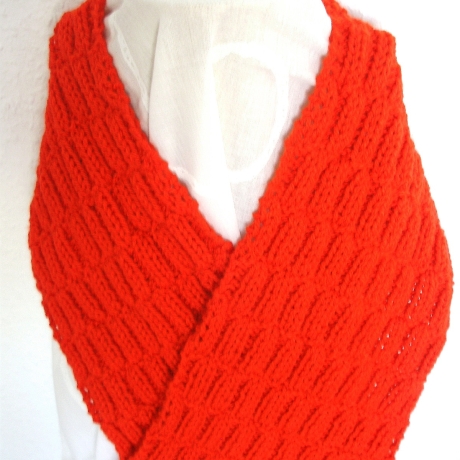 Kinderschal in ROT für Mädchen und Jungen handgestrickt