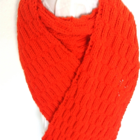 Kinderschal in ROT für Mädchen und Jungen handgestrickt