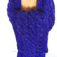 Kinderschal royalblau 4 Zöpfe handgestrickt von Hobbyhaus
